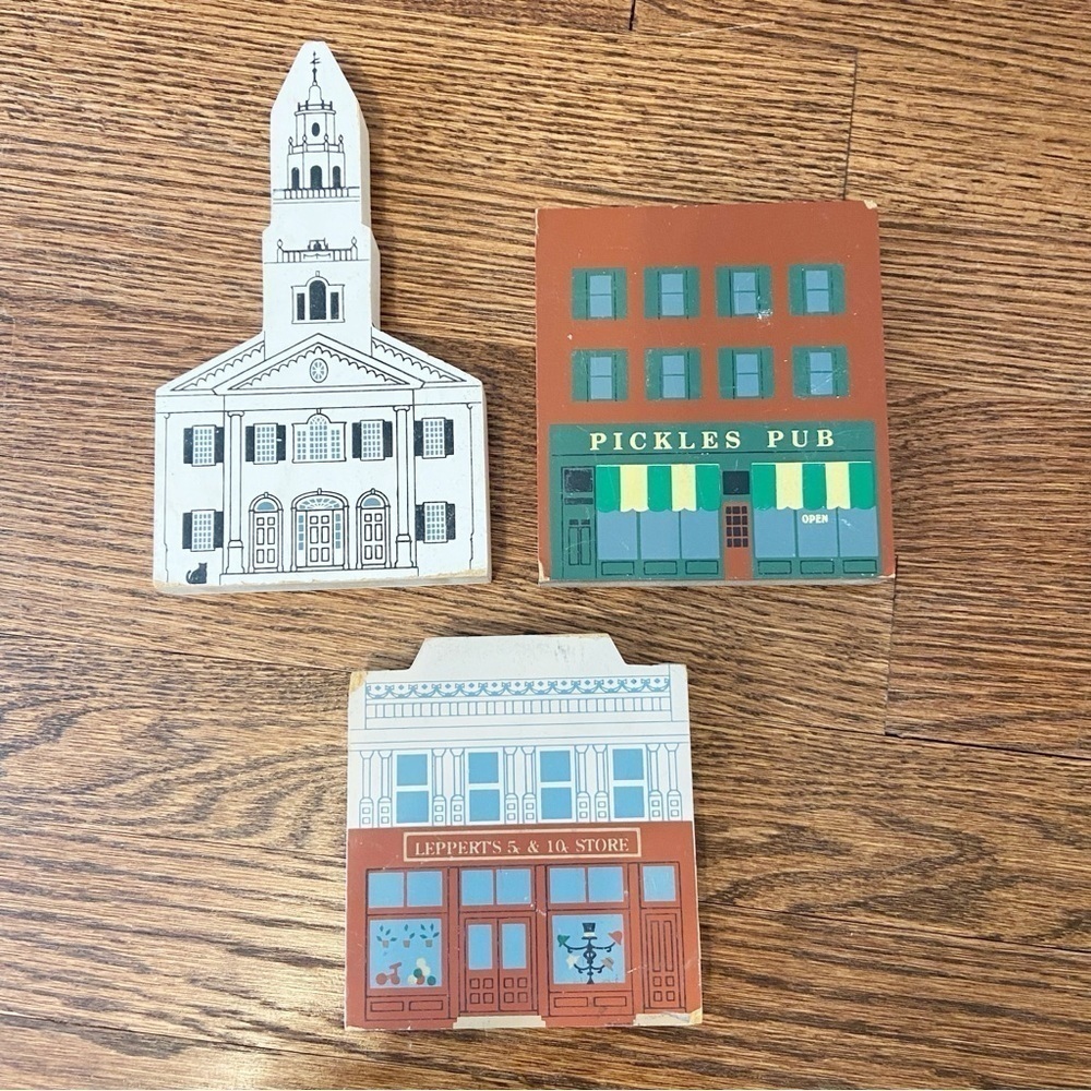 The Cat’s Meow | Vintage 1992 Series X Lot of 4 Miniature Houses Cottage Core